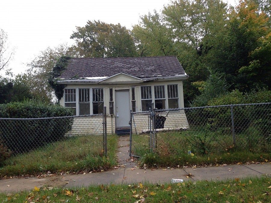 1st image of 377 Cedar St