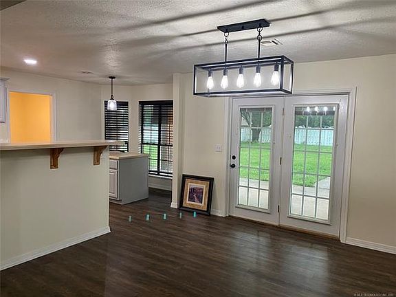 3rd image of 25 Cottonwood Cir