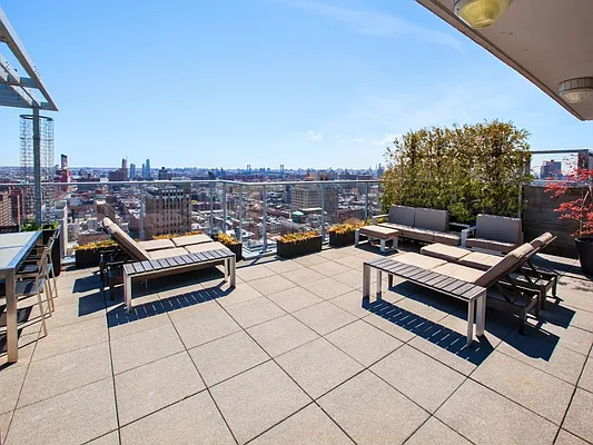 Rented by Sotheby's International Realty | media 22