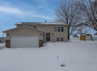 2804 Kellee Ct, Valparaiso, IN 46383