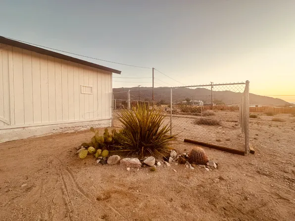 7766 1/2 N Star Ave, Twentynine Palms, CA 92277