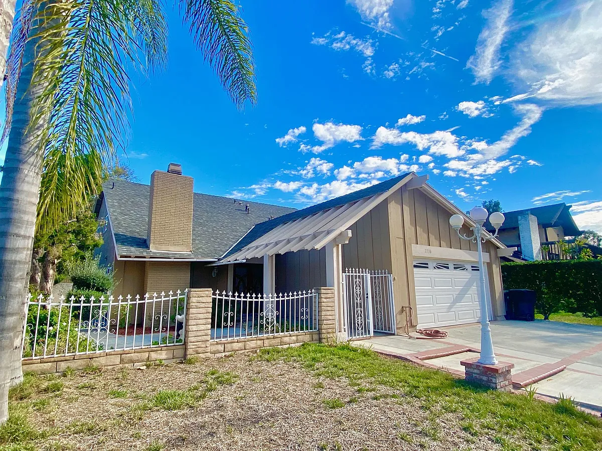Building Photo - 2736 Greenleaf Dr