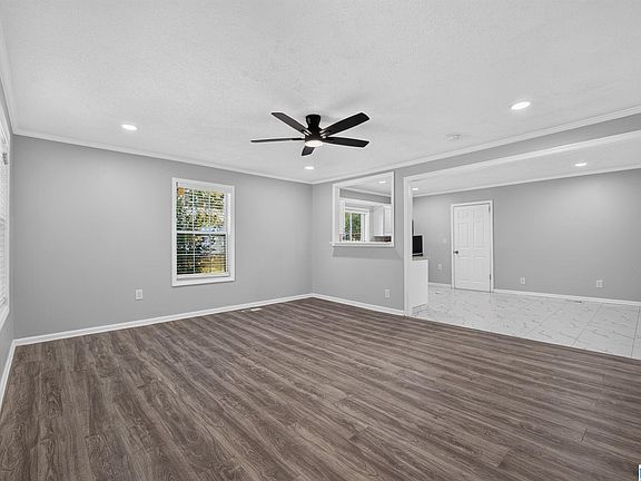 3rd image of 219 Hinkle Rd