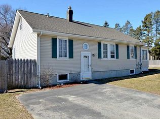 734 Sandy Ln, Warwick, RI 02889