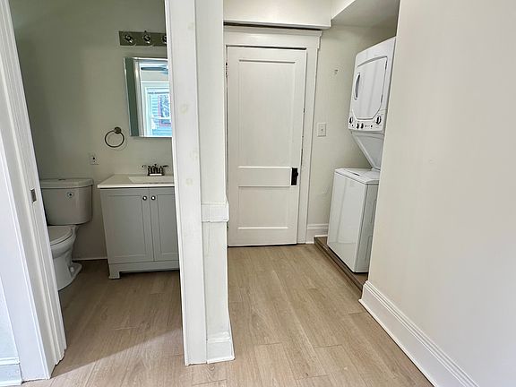 5th image of 4205 Woodbine Ave #Dn