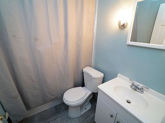 5th image of 3817 Kirkup Ave