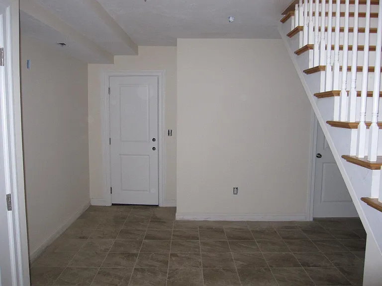 198 Union Ave #1 — Photo 8
