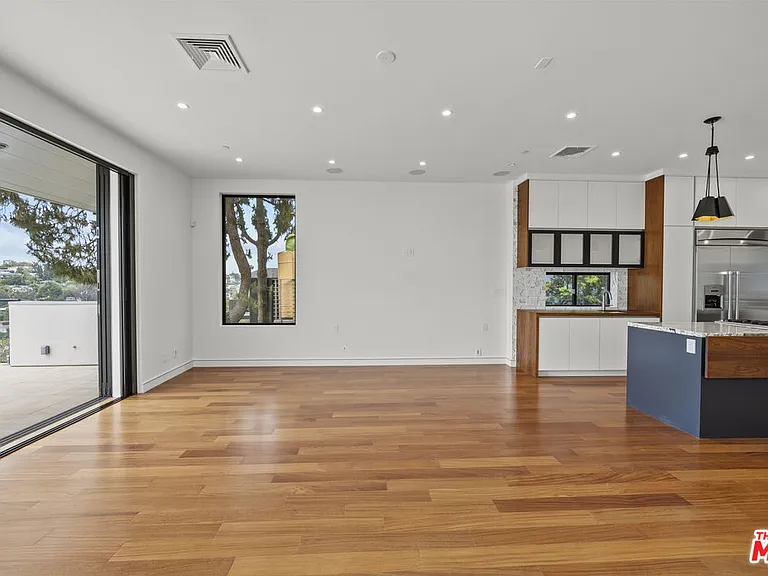 2388 Lyric Ave — Photo 17