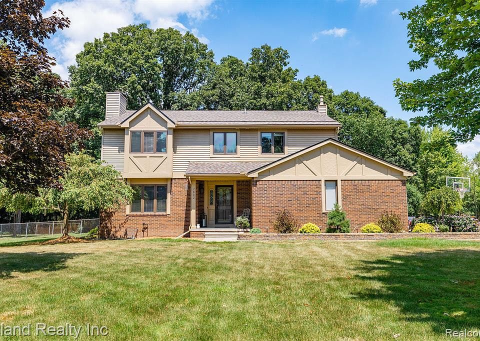 7802 Stout Ave, Grosse Ile, MI 48138 Zillow