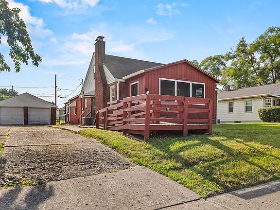 2nd image of 3744 Kinnear Ave
