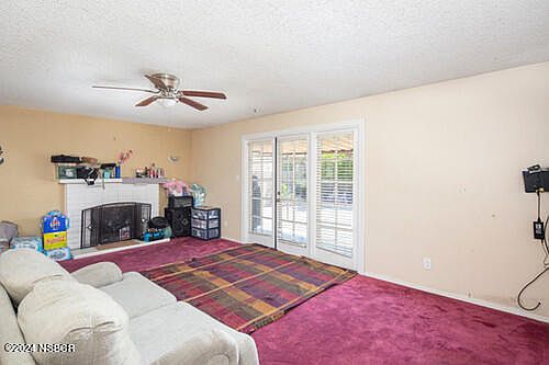 3rd image of 1644 Elm Ave