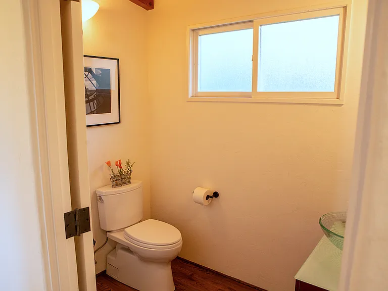 Atherton Dr — Photo 20