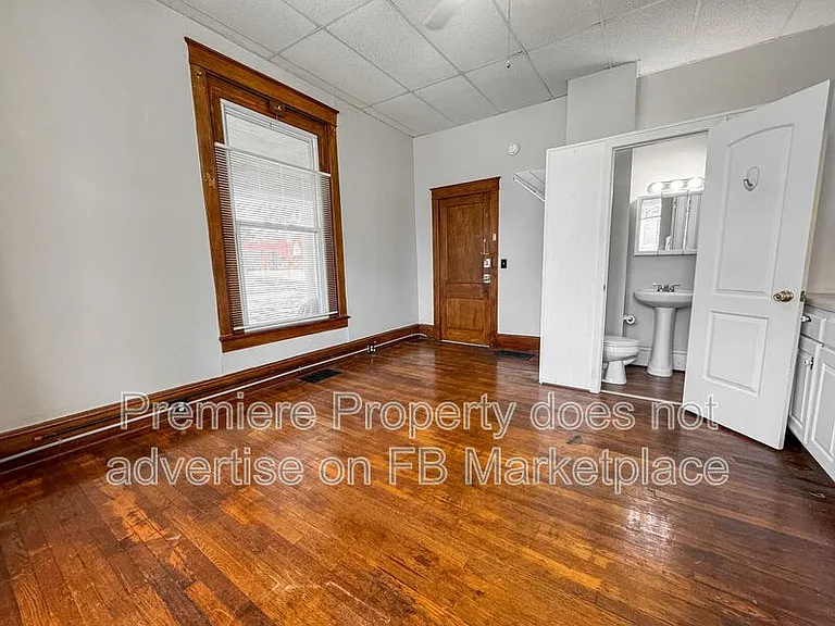 311 E Arthur St #3 — Photo 4