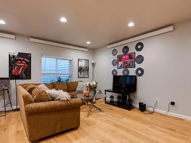 415 E Bradley St #BASEMENT — Photo 2