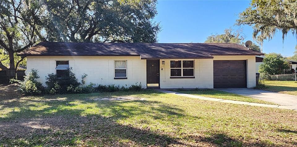 1st image of 3011 Laurel Ln