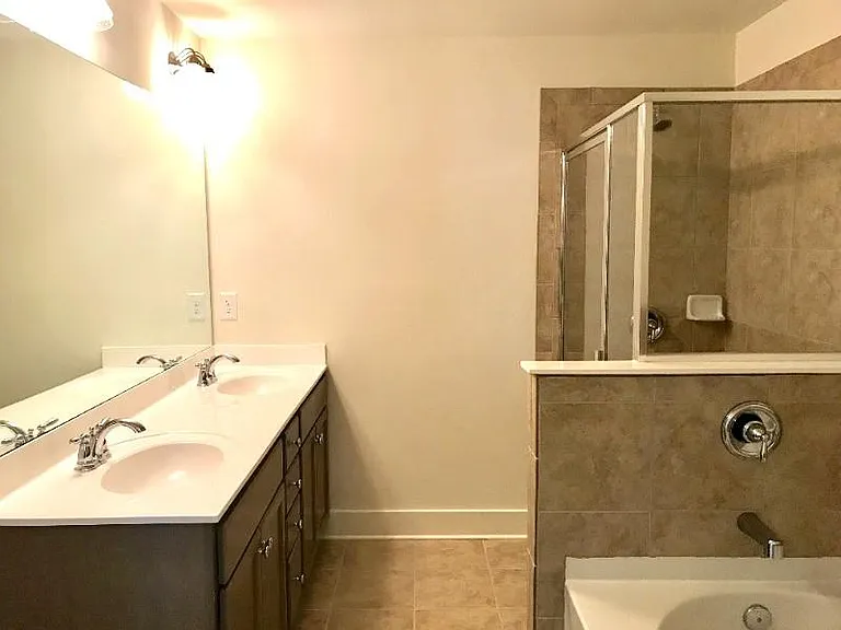 418 Arbor Crowne Dr — Photo 12
