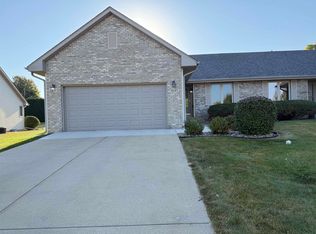 3127 Sandy Pointe Dr, Freeport, IL 61032