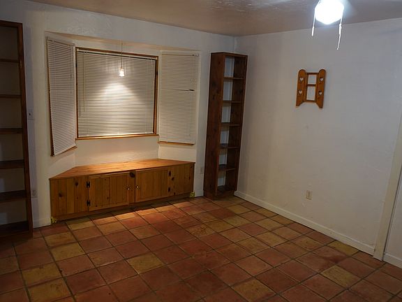 3rd image of 903 E Florida St