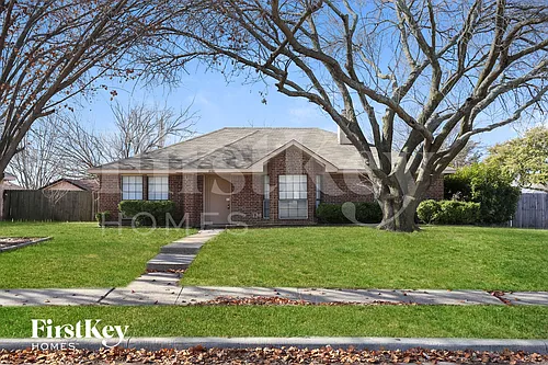 2321 Lakeshore Ln Photo 1