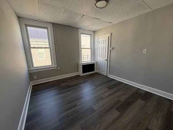 5 bed, $2,975 — Photo 2