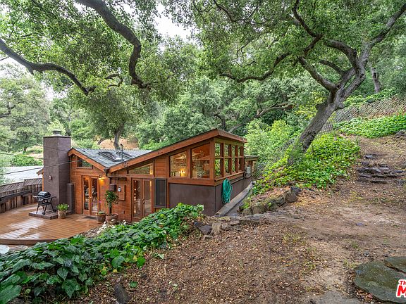 2nd image of 650 N Topanga Canyon Blvd