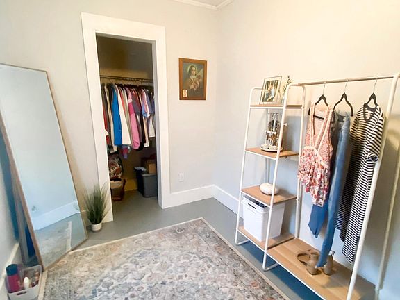 4th image of 927 Lincoln Ave NW #2