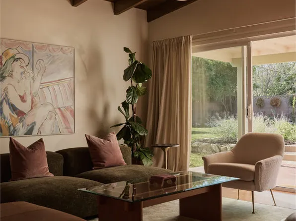 6001 Manton Ave, Woodland Hills, CA 91367