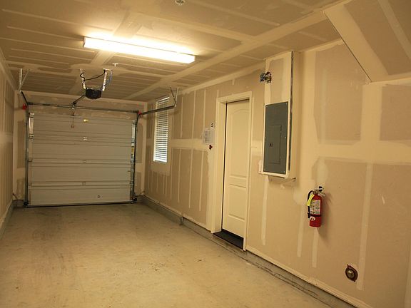 5th image of 691 N Capitol Ave