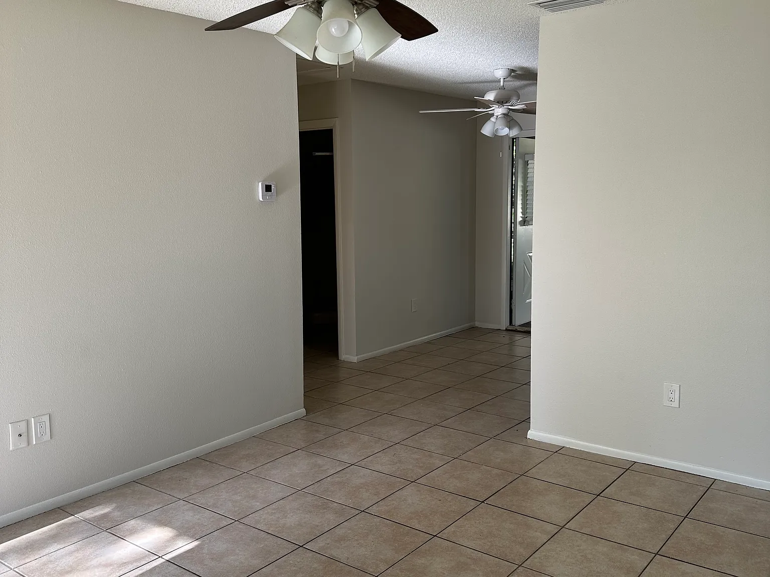 2 bed, 1000 sqft, $1,100 — Photo 2