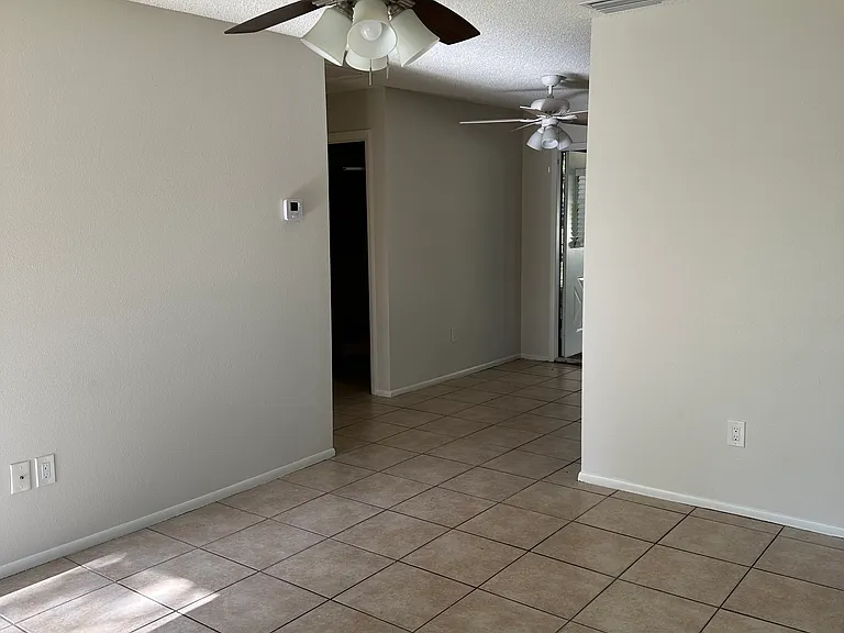 1013 W Peel St #A — Photo 2
