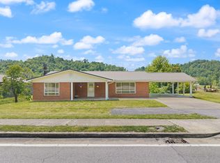 1176 Parkway Dr, Salyersville, KY 41465