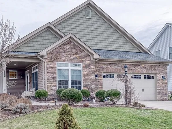 214 Brookside Dr, Cranberry Township, PA 16066