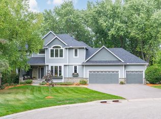 15091 Amur Hill Ln, Eden Prairie, MN 55347