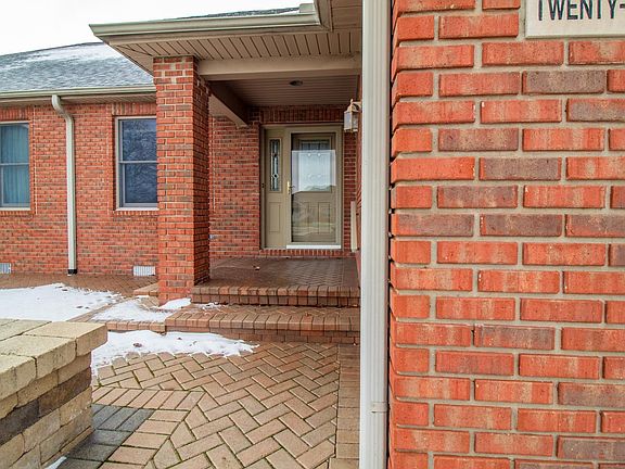 2nd image of 28 Stonebridge Dr