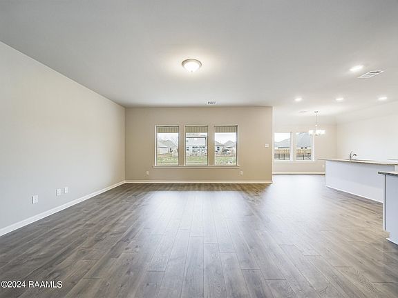 4th image of 204 Grace View Dr