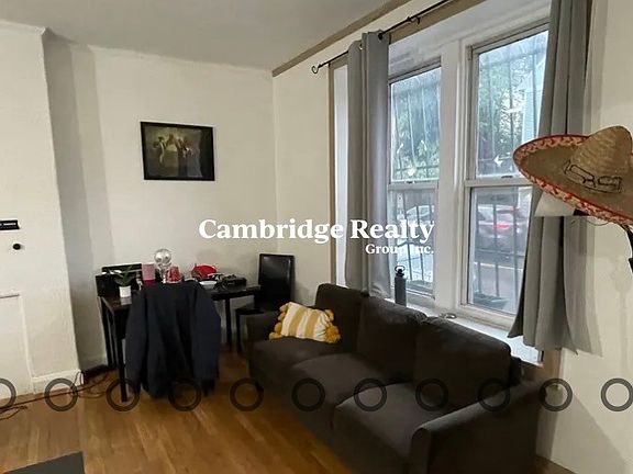 5th image of 688 Parker St #2T