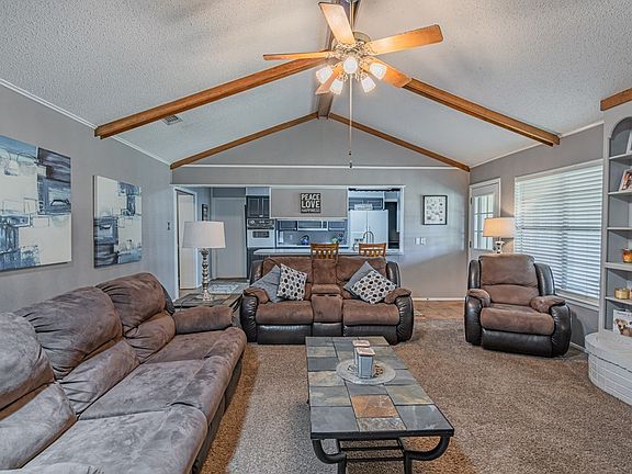 3rd image of 302 Mimosa Dr