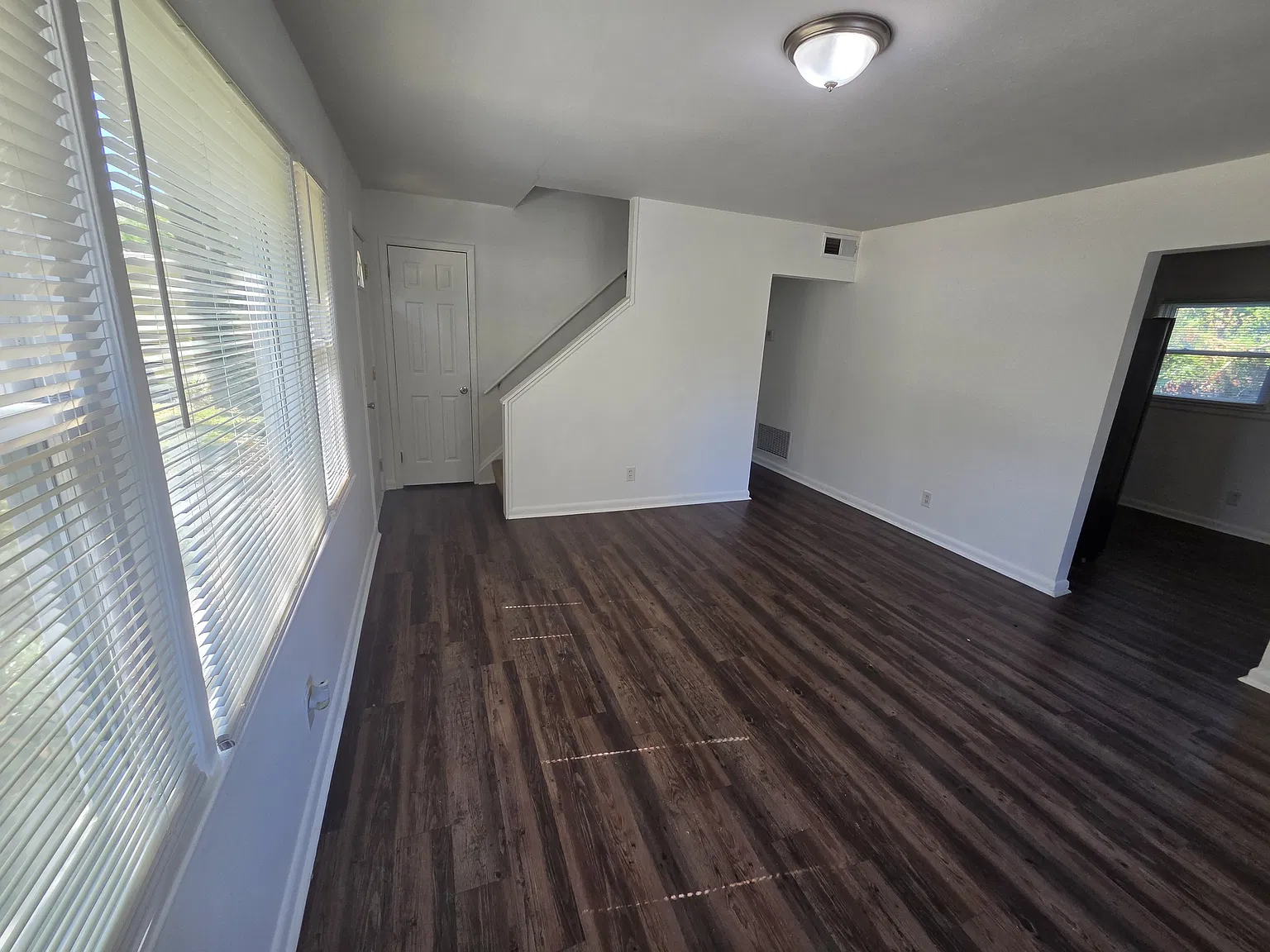 4 bed, 1200 sqft, $1,595 — Photo 4