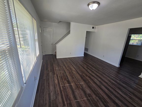 4th image of 5609 Goldenrod Rd