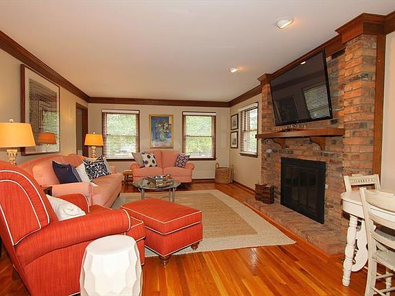 5th image of 882 Alnetta Dr