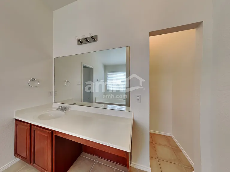 1207 Fox Glen Trl — Photo 15