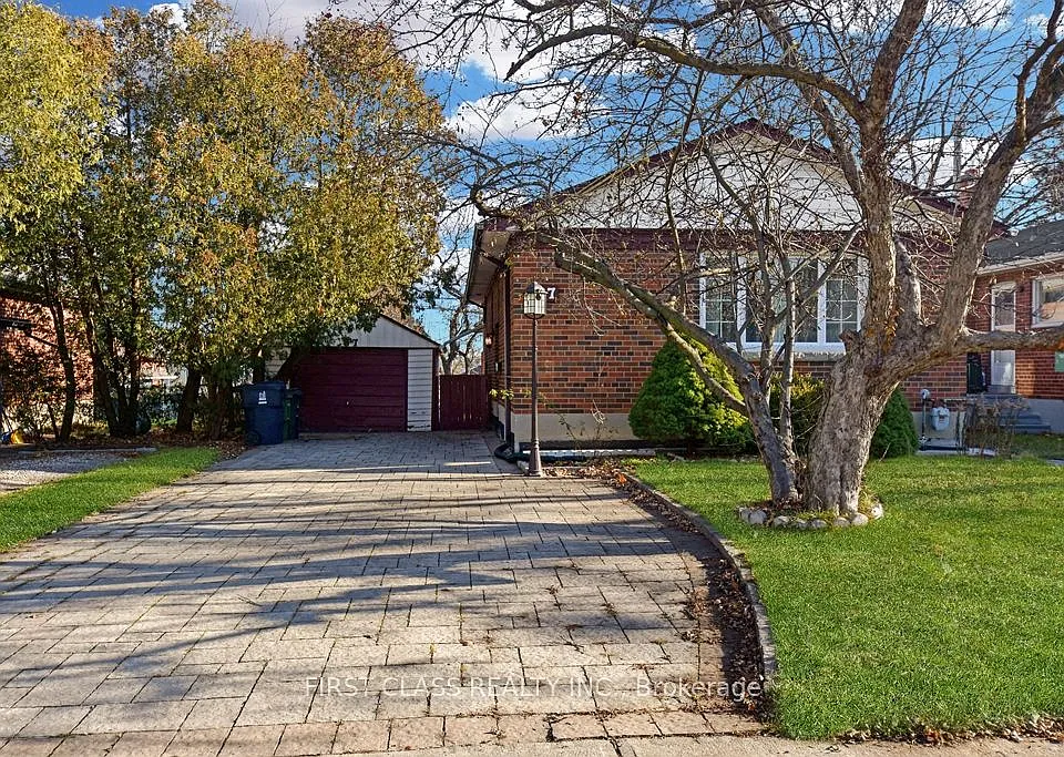 87 Vauxhall Dr