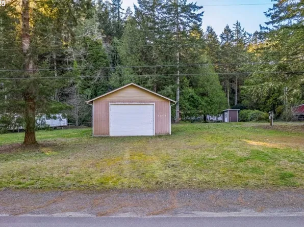12235 Wildwood Dr, North Bend, OR 97459