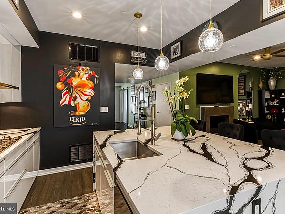 4th image of 122 New St APT 4D