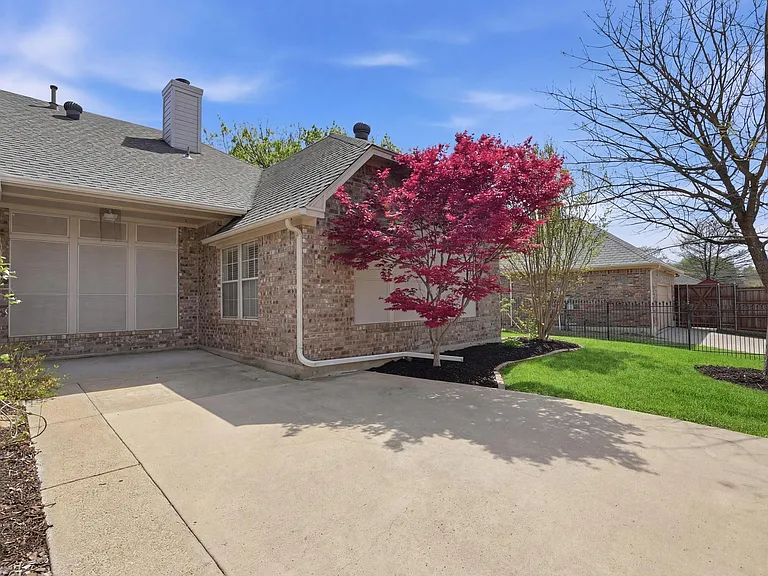 6613 Barclay Ln — Photo 31