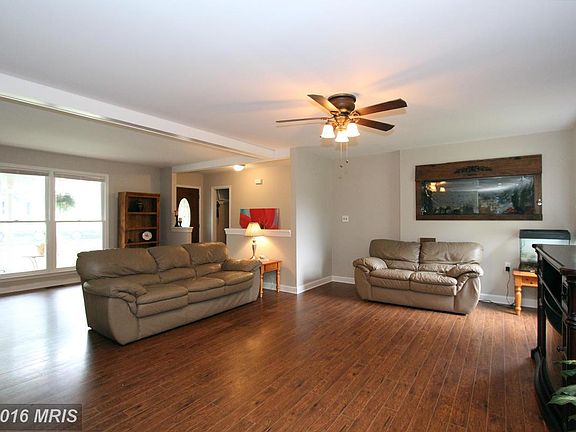 5th image of 3810 Raynold Ct