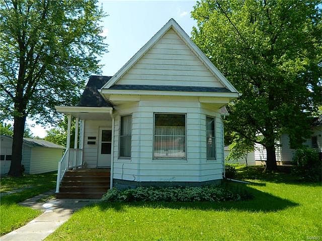 1st image of 414 W Fairground Ave