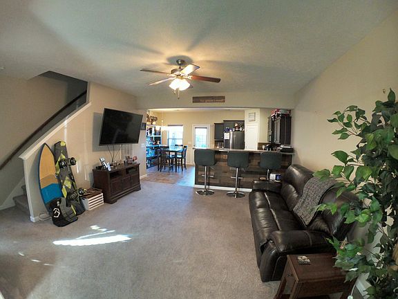 2nd image of 524 El Dorado Dr W
