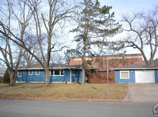 2614 SW 15th St, Topeka, KS 66604