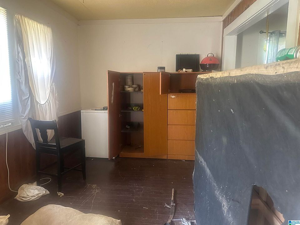 2nd image of 121 Knight Ave